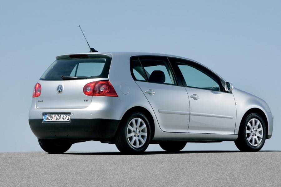  Volkswagen Golf 2004 года  (фото 37 из 170)